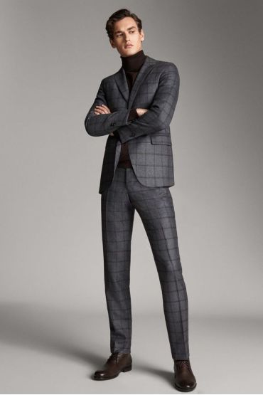 Элегантный дресс код — мужской. Умеренно высокая степень консервативности, подразумевает стильную и изысканную одежду.
